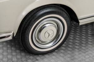 Immagine 22/50 di Mercedes-Benz 230 SL (1964)