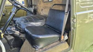Image 21/51 of UAZ 3741 (1991)