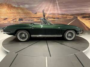 Obraz 16/50 pojazdu Chevrolet Corvette Sting Ray Convertible (1965)