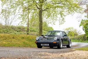 Image 39/50 of Porsche 911 Carrera 3.2 (1985)