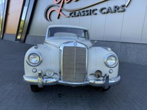 Afbeelding 2/50 van Mercedes-Benz 300 c (1956)
