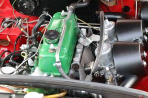 Image 28/50 of MG MGB GT (1974)