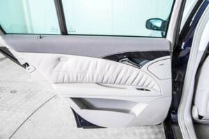 Bild 36/50 von Mercedes-Benz E 320 T 4MATIC (2004)