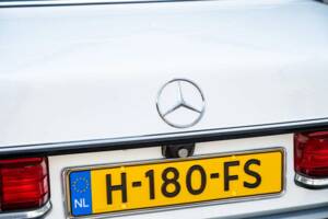Image 61/62 of Mercedes-Benz 280 CE (1982)