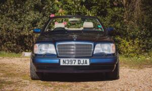 Imagen 7/41 de Mercedes-Benz E 220 (1995)