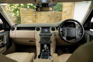 Immagine 2/50 di Land Rover Discovery V8 (2011)