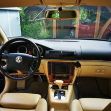 Bild 8/15 von Volkswagen Passat Variant 4.0 W8 (2003)