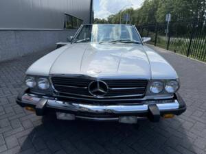 Afbeelding 3/44 van Mercedes-Benz 560 SL (1986)