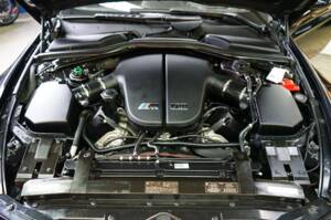 Bild 28/34 von BMW M6 (2008)