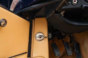 Obraz 50/50 pojazdu Jaguar E-Type V12 (1973)
