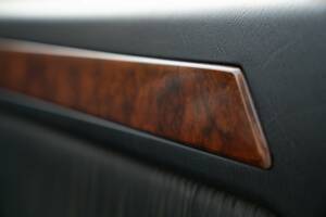 Image 35/50 of Mercedes-Benz 300 CE-24 (1991)