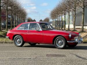 Image 13/23 of MG MGB GT (1968)