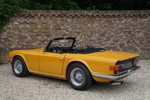 Image 16/50 of Triumph TR 6 (1971)