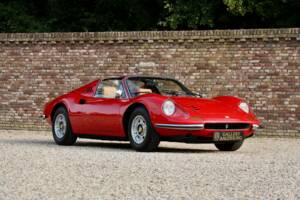 Image 12/50 of Ferrari Dino 246 GTS (1974)