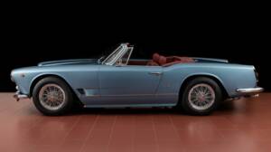 Image 2/4 de Maserati 3500 GTI Spyder Vignale (1964)