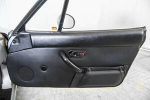 Image 25/50 of Mazda MX-5 1.6 (1995)