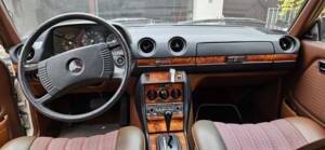Immagine 7/16 di Mercedes-Benz 280 CE (1977)