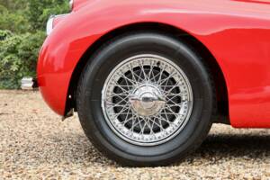 Image 41/50 of Jaguar XK 120 SE OTS (1954)