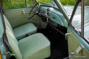 Image 12/34 de Morris Minor 1000 Traveller (1971)