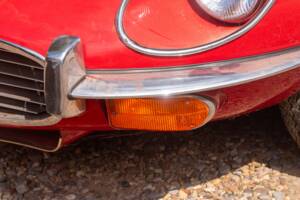 Image 14/50 de Jaguar Type E V12 (2+2) (1973)