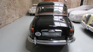 Image 18/26 of Rover 110 (1964)