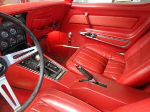 Image 14/50 of Chevrolet Corvette Stingray (1969)