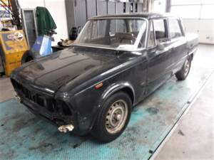 Image 20/40 of Alfa Romeo Giulia Nuova Super 1600 (1977)