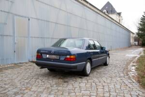 Bild 10/25 von Mercedes-Benz 300 E-24 (1991)