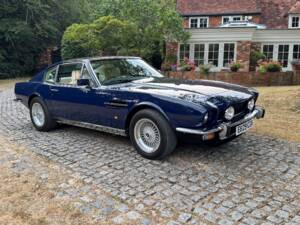 Bild 2/33 von Aston Martin V8 EFi (1986)