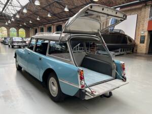 Image 23/32 de Citroën DS 20 Commerciale (1973)