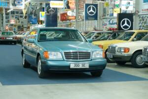 Bild 6/50 von Mercedes-Benz 300 SE (1991)