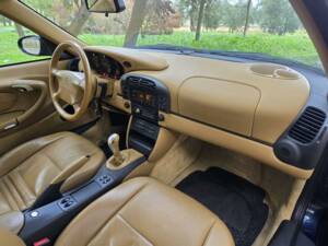 Image 19/43 of Porsche 911 Carrera (1999)