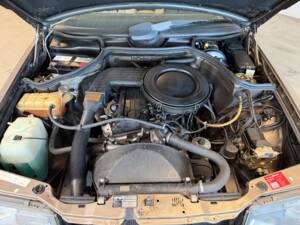 Afbeelding 28/36 van Mercedes-Benz 200 (1988)