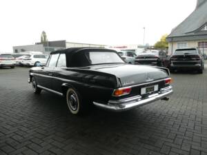 Imagen 6/26 de Mercedes-Benz 220 SE b (1963)