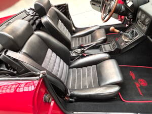 Immagine 25/27 di Alfa Romeo 2.0 Spider (1992)