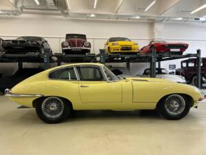 Image 4/28 de Jaguar Type E 4.2 (1965)