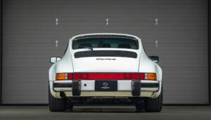 Afbeelding 2/26 van Porsche 911 Carrera 3.2 (1988)