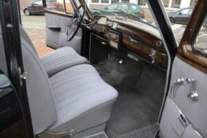 Imagen 11/19 de Mercedes-Benz 220 a (1956)