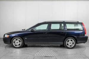 Bild 9/48 von Volvo V 70 2.4 (2006)