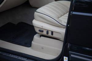 Immagine 41/50 di Land Rover Range Rover 4.6 Vogue (2001)