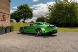 Image 38/67 of Mercedes-AMG GT-R (2018)