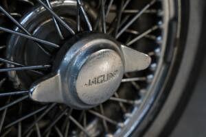 Image 21/28 of Jaguar E-Type 3.8 (1962)