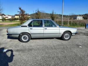Bild 7/8 von BMW 520/6 (1981)