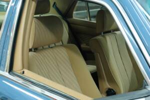Bild 21/50 von Mercedes-Benz 280 SE (1983)