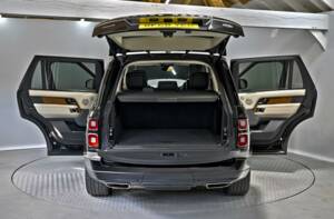Bild 21/50 von Land Rover Range Rover Autobiography SDV8 (2018)
