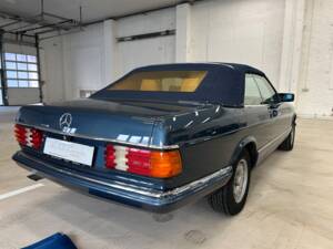 Image 6/20 de Mercedes-Benz 500 SEC SGS (1982)