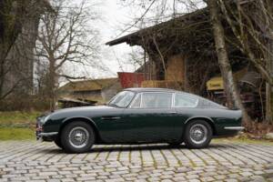 Image 5/22 de Aston Martin DB 6 Mk II (1970)