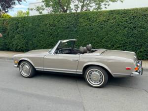 Image 6/99 de Mercedes-Benz 280 SL (1971)