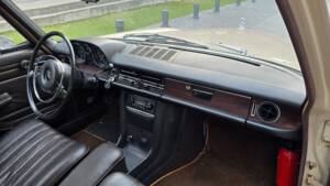 Image 13/21 de Mercedes-Benz 250 (1969)