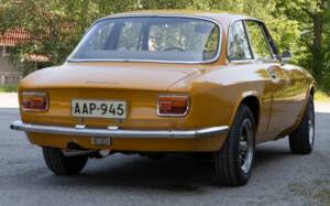 Image 5/5 de Alfa Romeo Giulia 1600 GT Junior (1972)